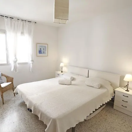 Els Pinets Apartment *